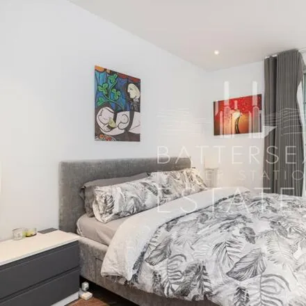 Image 2 - Pearce House, 8 Circus Road West, Nine Elms, London, SW11 8EY, United Kingdom - Room for rent