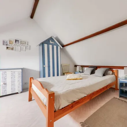 Rent this 1 bed house on Sarzeau in Rue de la Poste, 56370 Sarzeau
