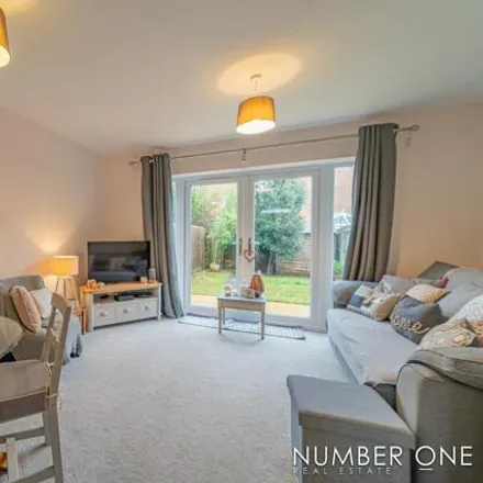 Image 3 - Melingriffith Close, Newport, NP19 4BT, United Kingdom - Townhouse for sale