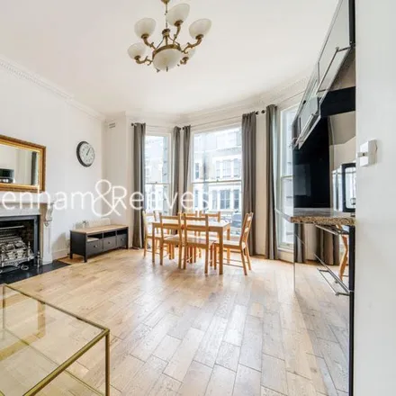Rent this 3 bed apartment on 127 Holland Road in London, W14 8AS