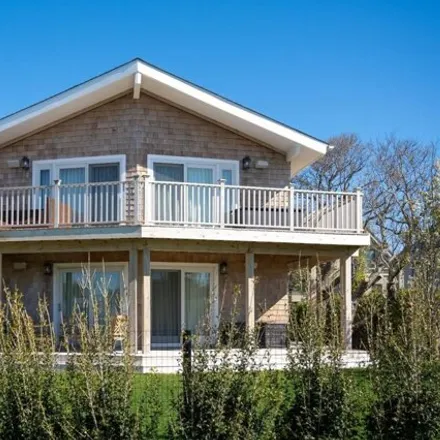 Rent this 4 bed house on 40 Sanger Place in Montauk, East Hampton