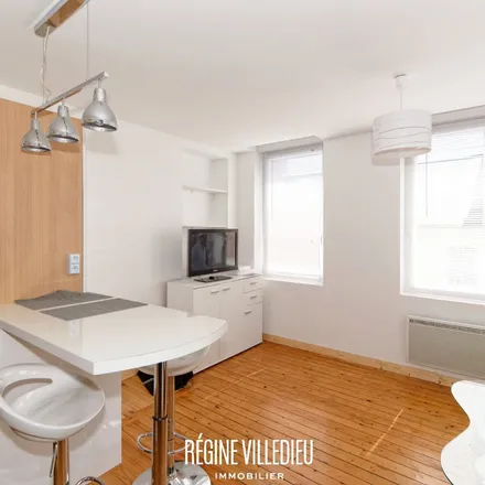 Rent this 2 bed apartment on 38 Rue du Val de Saire in 50100 Cherbourg-en-Cotentin, France