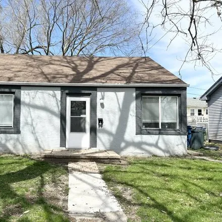 Buy this 2 bed house on 257 Greenwood Avenue in Bourbonnais, IL 60914