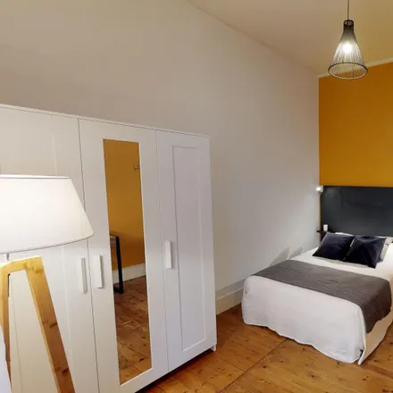 Rent this 4 bed room on 2 rue du college de foix
