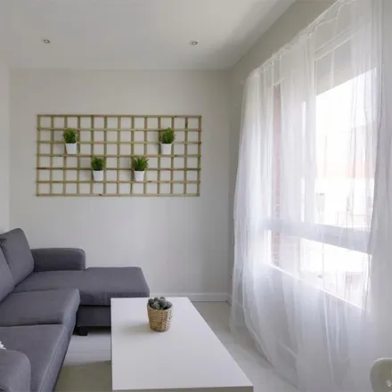 Rent this 2 bed apartment on Madrid in Fitz Burger, Calle de Gabriel Lobo