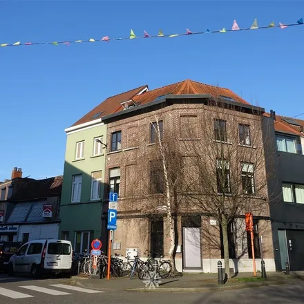 Rent this 1 bed apartment on Krijgsgasthuisstraat 107 in 9000 Ghent, Belgium