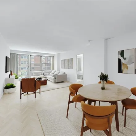 Image 3 - 305 EAST 24TH STREET 15F in Gramercy Park - Apartment for sale
