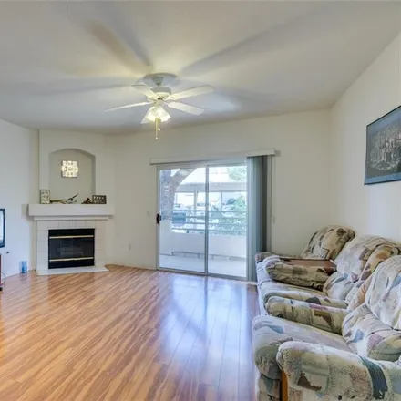 Image 2 - 5401 West Harmon Avenue, Spring Valley, NV 89103, USA - Condo for sale