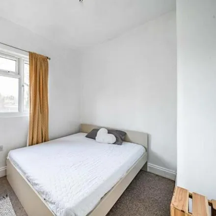 Image 4 - High Road, Londres, London, N17 - Apartment for sale