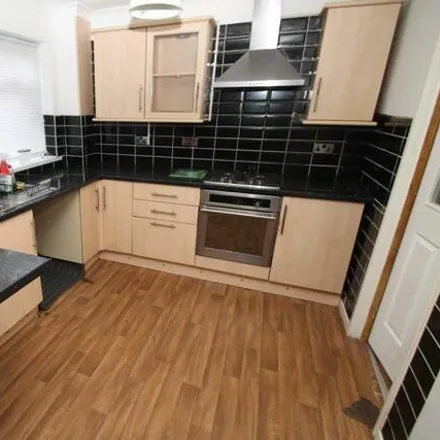 Image 1 - Llys Onnen, Ebbw Vale, NP23 6WG, United Kingdom - Townhouse for sale