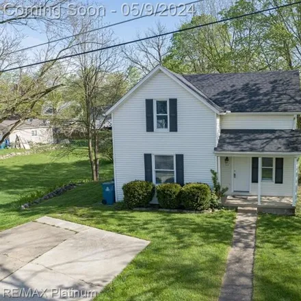 Buy this 3 bed house on 540 Front Street in Oakland County, MI 48442