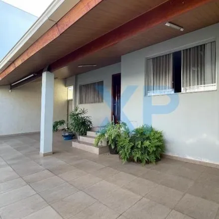Buy this 2 bed house on Rua São Paulo in Centro, Divinópolis - MG