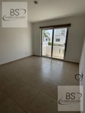 Buy this studio house on Paseo de las Lómas in Delegaciön Santa Rosa Jáuregui, QUE