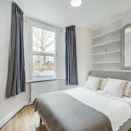 Rent this 3 bed apartment on 5 Cremorne Road in Lot's Village, London