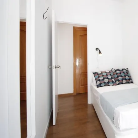 Rent this 7 bed room on Carrer de González Tablas in 5, 08034 Barcelona