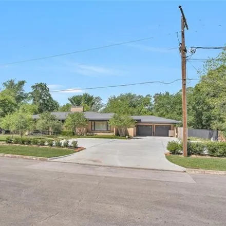 Image 2 - 1405 North Thompson Street, Conroe, TX 77301, USA - House for sale