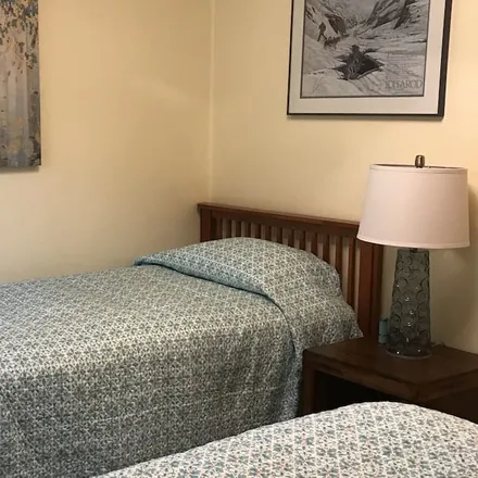 Rent this 2 bed apartment on Fairbanks