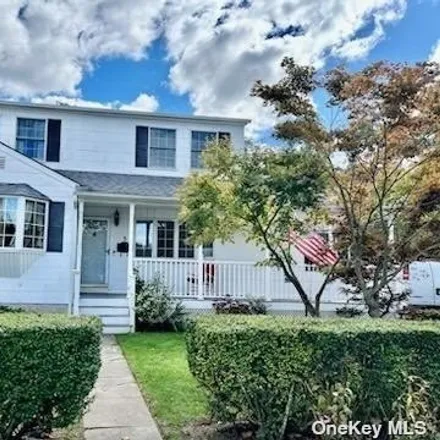 Buy this 4 bed house on 5 Briar Circle in West Sayville, Islip
