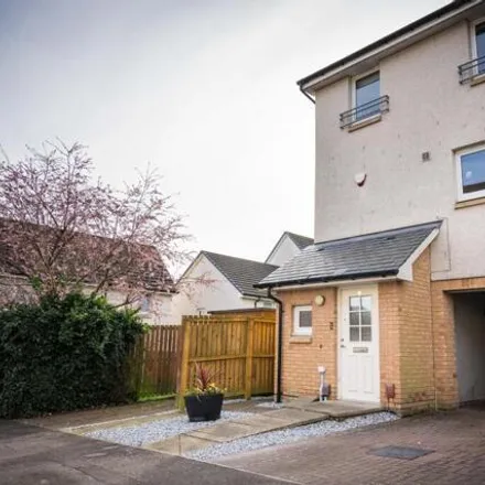 Buy this 3 bed townhouse on Donalds Court in Dundee, DD2 2TN
