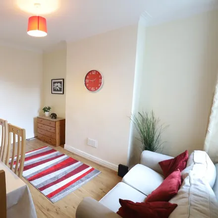 Rent this 4 bed townhouse on Newcastle Working Men's Club in King Street, Newcastle-under-Lyme