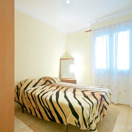 Rent this 3 bed room on Carrer de Simancas in 72, 08042 Barcelona