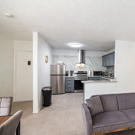 Rent this 2 bed apartment on El Paso