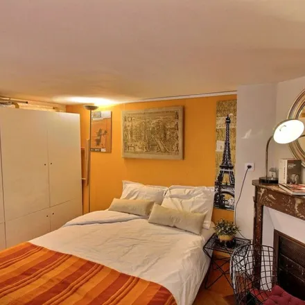 Image 3 - 1 Avenue Victoria, 75004 Paris, France - Apartment for rent