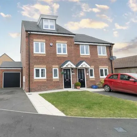 Buy this 3 bed townhouse on Pikewell Close in Flint Hill, DH9 9EZ