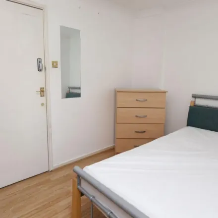 Image 1 - 17 The Green, London, E15 4ND, United Kingdom - Apartment for rent