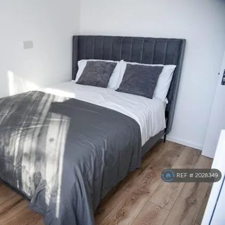 Rent this 5 bed duplex on 16 Hathway Walk in Bristol, BS5 0UY