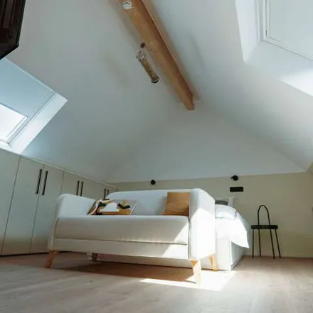 Rent this 11 bed apartment on Saint Philippe in Avenue Émile de Beco - Émile de Becolaan, 1050 Ixelles - Elsene