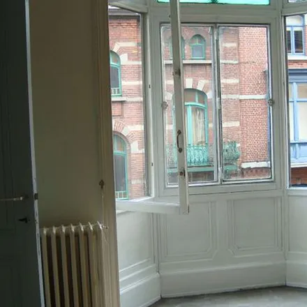 Rent this 1 bed apartment on Rue Léon Bernus 42 in 6000 Charleroi, Belgium
