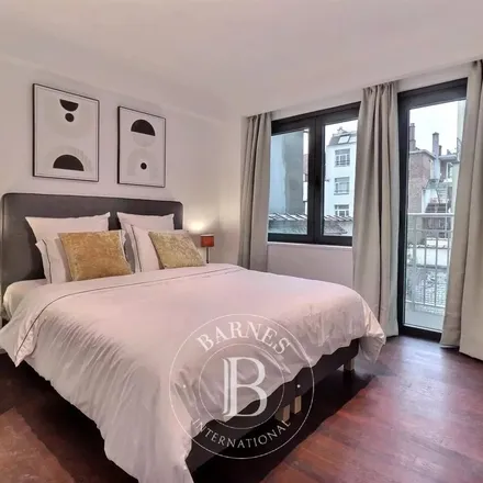 Rent this 2 bed apartment on Rue du Ruanda - Ruandastraat 19 in 1040 Etterbeek, Belgium