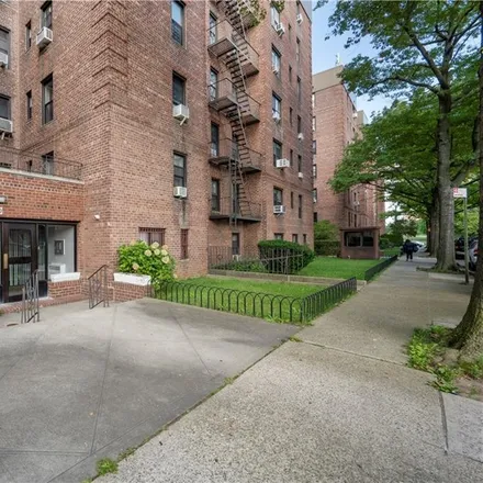 Buy this 2 bed condo on 40 East 43rd Street in New York, NY 11203