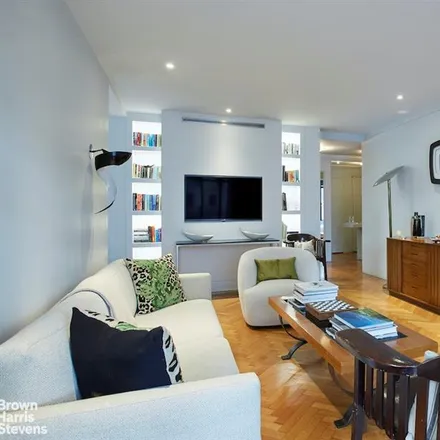 Image 2 - 24 WEST 55TH STREET 10B in New York - Apartment for sale