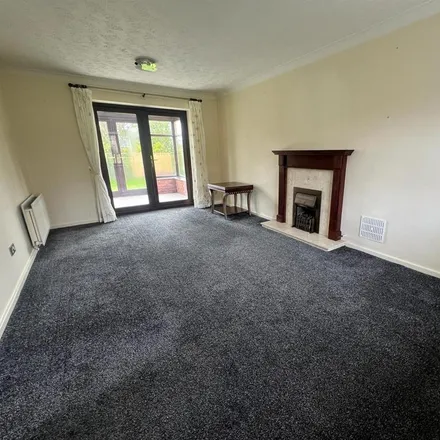 Image 2 - 14 Broadwells Crescent, Coventry, CV4 8JD, United Kingdom - House for rent