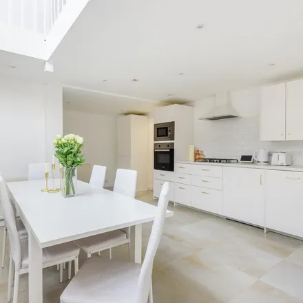 Rent this 2 bed apartment on Bikehangar 169 in Sudbourne Road, London