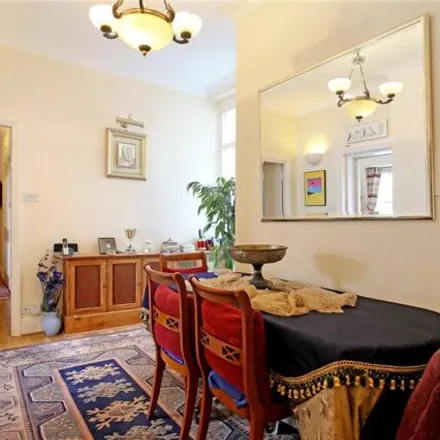 Image 2 - 78 Hamilton Terrace, London, NW8 9UL, United Kingdom - Room for rent