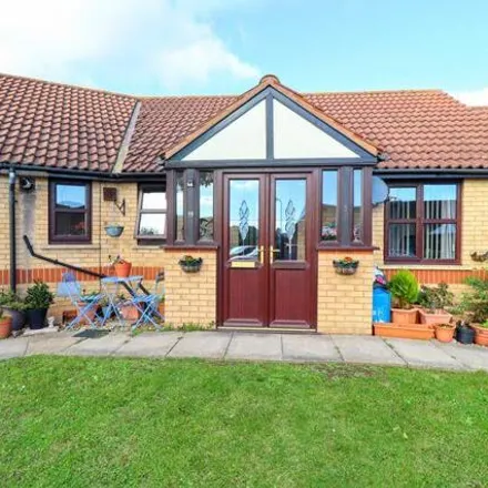 Buy this 2 bed house on Epsom Grove in Bletchley, MK3 5ET