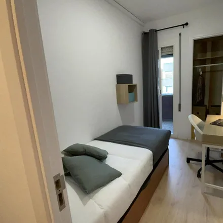 Rent this 7 bed room on Passeig de Manuel Girona in 58, 08034 Barcelona