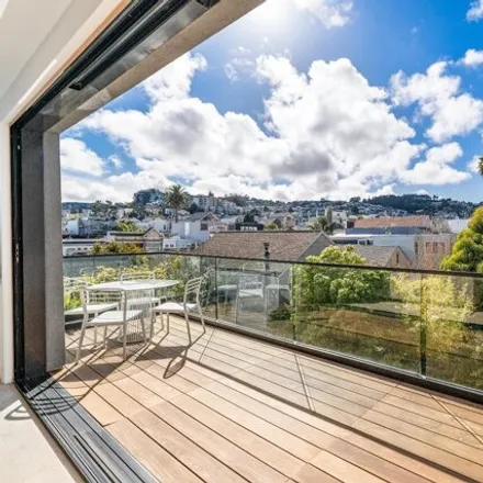 Buy this 6 bed house on 1126 Sanchez Street in San Francisco, CA 94114
