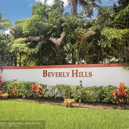 Buy this 1 bed condo on 5300 Washington Street in Hollywood, FL 33021