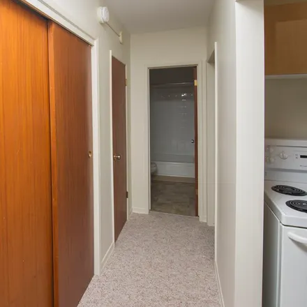 Image 4 - Morrow Apartments, Morrow Avenue, Winnipeg, MB R2M 5J5, Canada - Apartment for rent