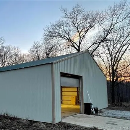 Buy this studio house on 1699 West Springfield Road in St. James, MO 65559