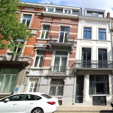 Rent this 2 bed apartment on Rue des Ménapiens - Menapiërsstraat 21 in 1040 Etterbeek, Belgium
