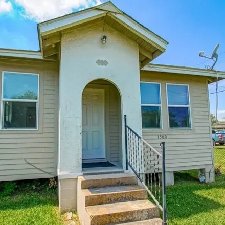 Buy this 2 bed house on 1500 Huey P. Long Avenue in Gretna, LA 70053