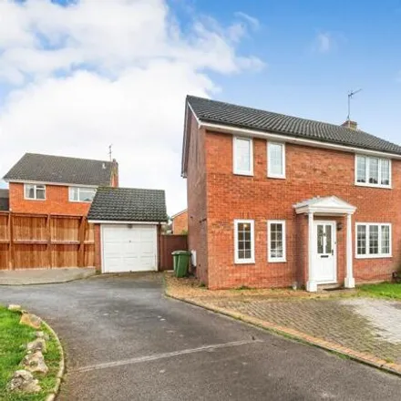 Buy this 4 bed house on Saffron Close in Basingstoke, RG24 8XQ