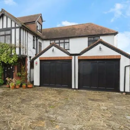 Image 1 - 30 Hartley Old Road, London, CR8 4HG, United Kingdom - House for sale