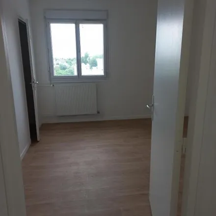 Rent this 3 bed apartment on 17 Rue Henri Barbusse in 38500 Voiron, France