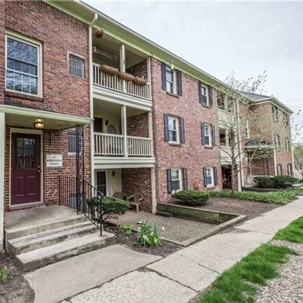 Buy this 1 bed condo on 95 Berkshire Court in Akron, OH 44313